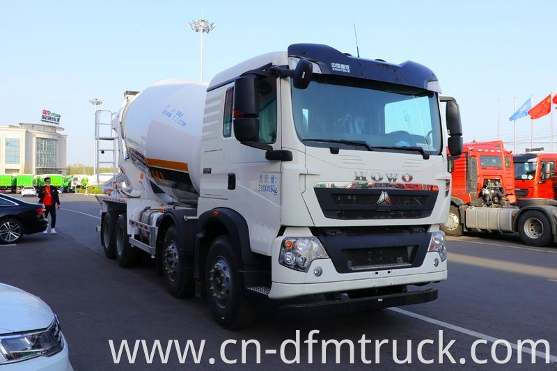 Howo T5g 340hp 8x4 Concrete Mixer Truck